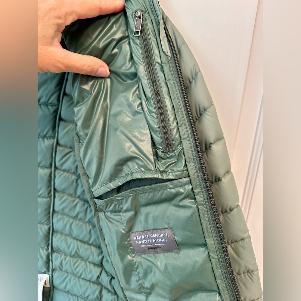 Patagonia Women’s Down Sweater Jacket - Picture 6 of 8